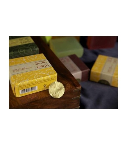 recznie-robione-w-indiach-mydlo-100-vegan-neroli-i-limonka-125g-soilearth-ujedrniajace-i-orzezwiajace.jpg
